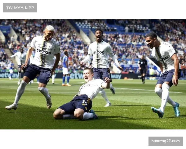 战报：莱斯特城3-2埃弗顿，进球时间分布图显示三粒进球均来自转换进攻