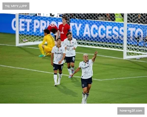 战术调整:尤文图斯被拍到演练五后卫阵型应对多特边路冲击